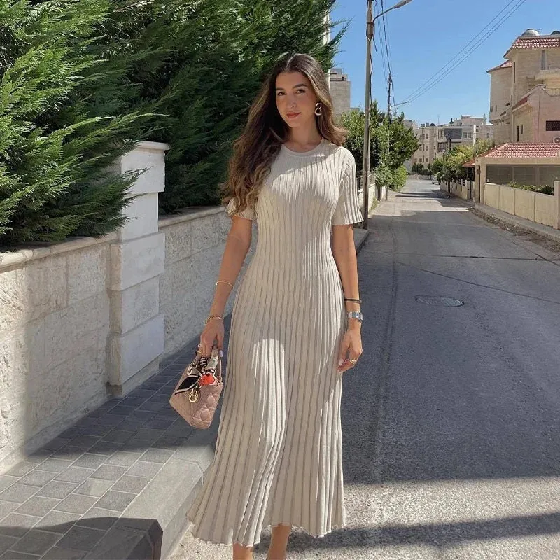 Women's Form Fitting Knitted Round Neck Pleated Maxi Dress